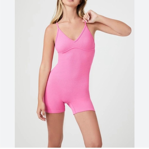Pink seamless romper bodysuit - Picture 1 of 4